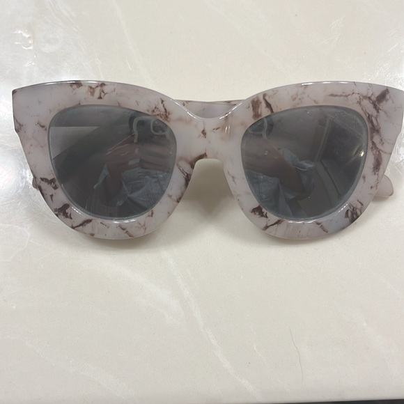 Bundle of 3 Quay Australia sunglasses - Picture 13 of 14